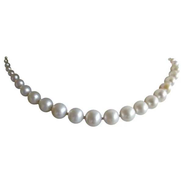 Graduated White Pearl Bridal Necklace with 14 k Yellow Gold Clasp