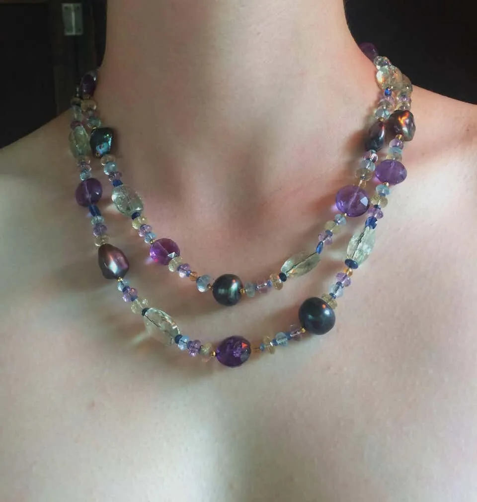 Black Pearl Sautoir with Semi-Precious Beads, gold parts and tassel - Image 14