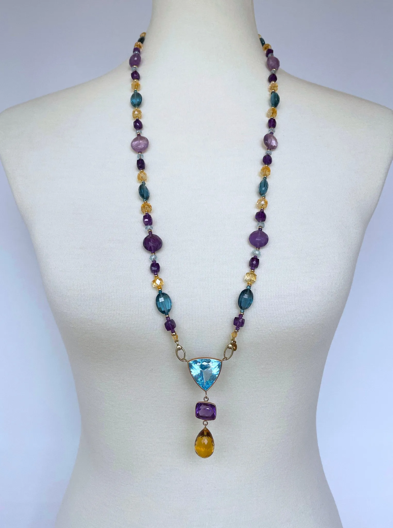 Multi shaped and Jewel Sautoir with Graduated Drop Tassel and 14K Yellow Gold - Image 2