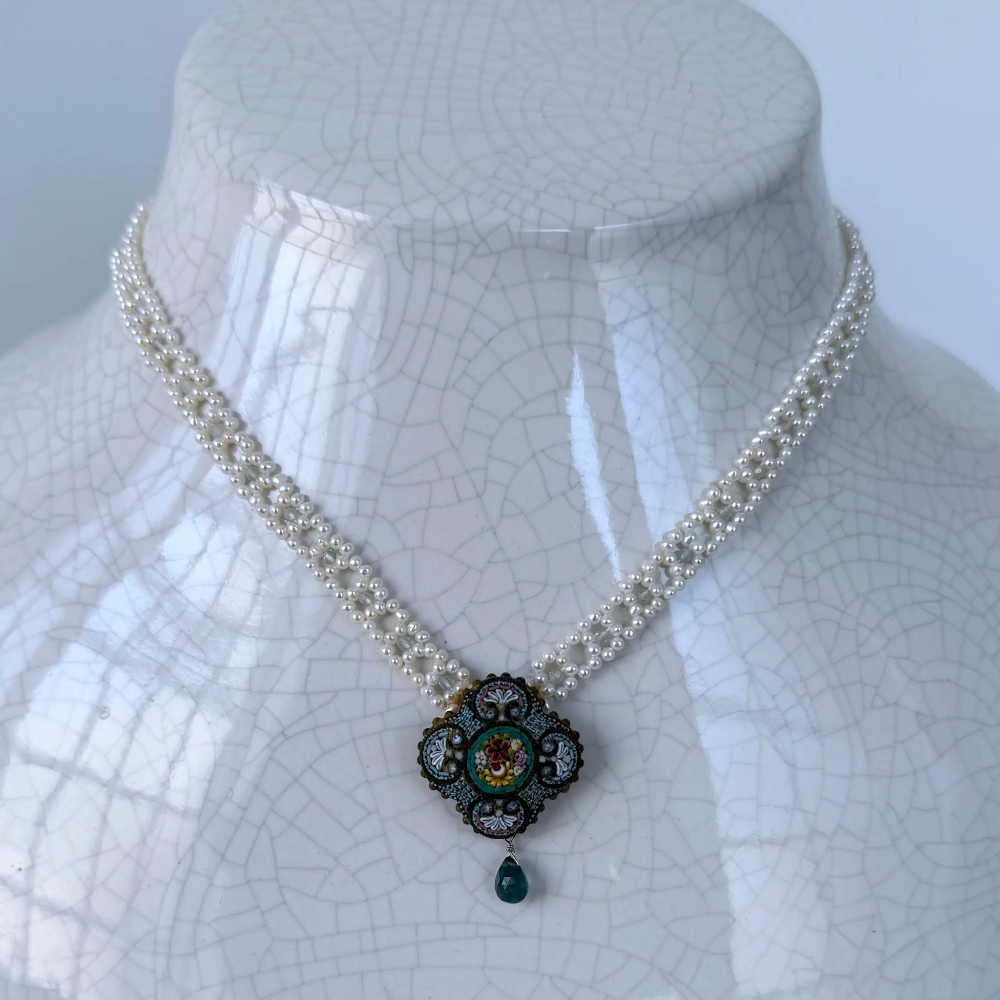Natural Pearl Woven Necklace with Floral Mosaic Centerpiece & Gold Clasp - Image 2
