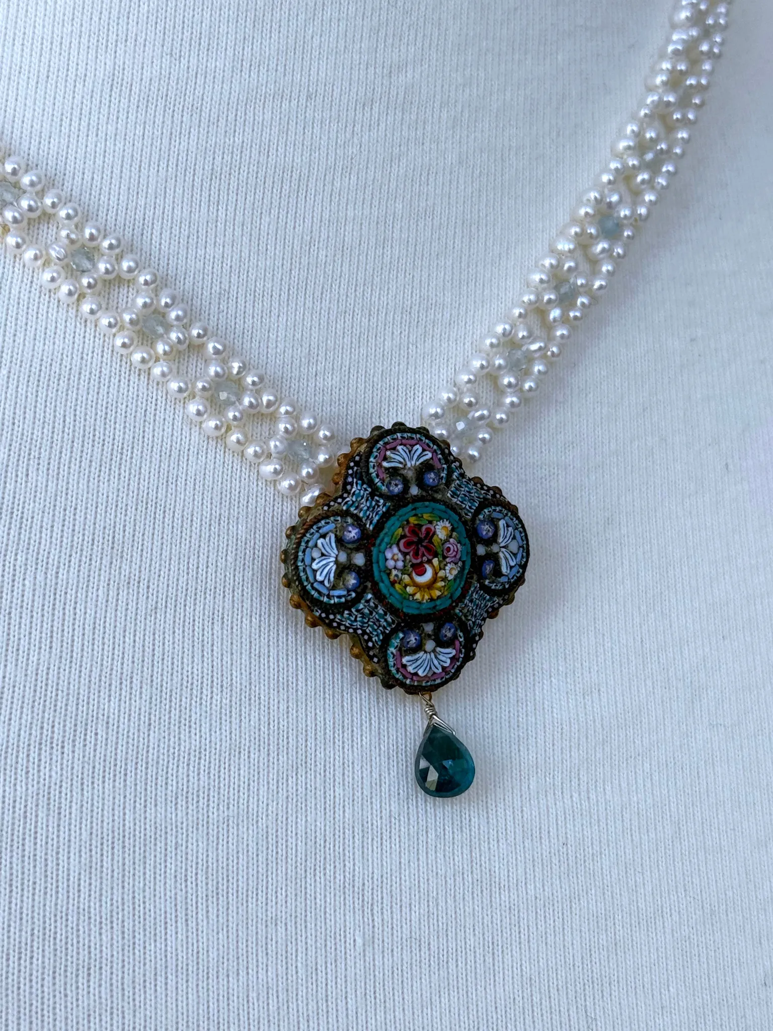 Natural Pearl Woven Necklace with Floral Mosaic Centerpiece & Gold Clasp - Image 10