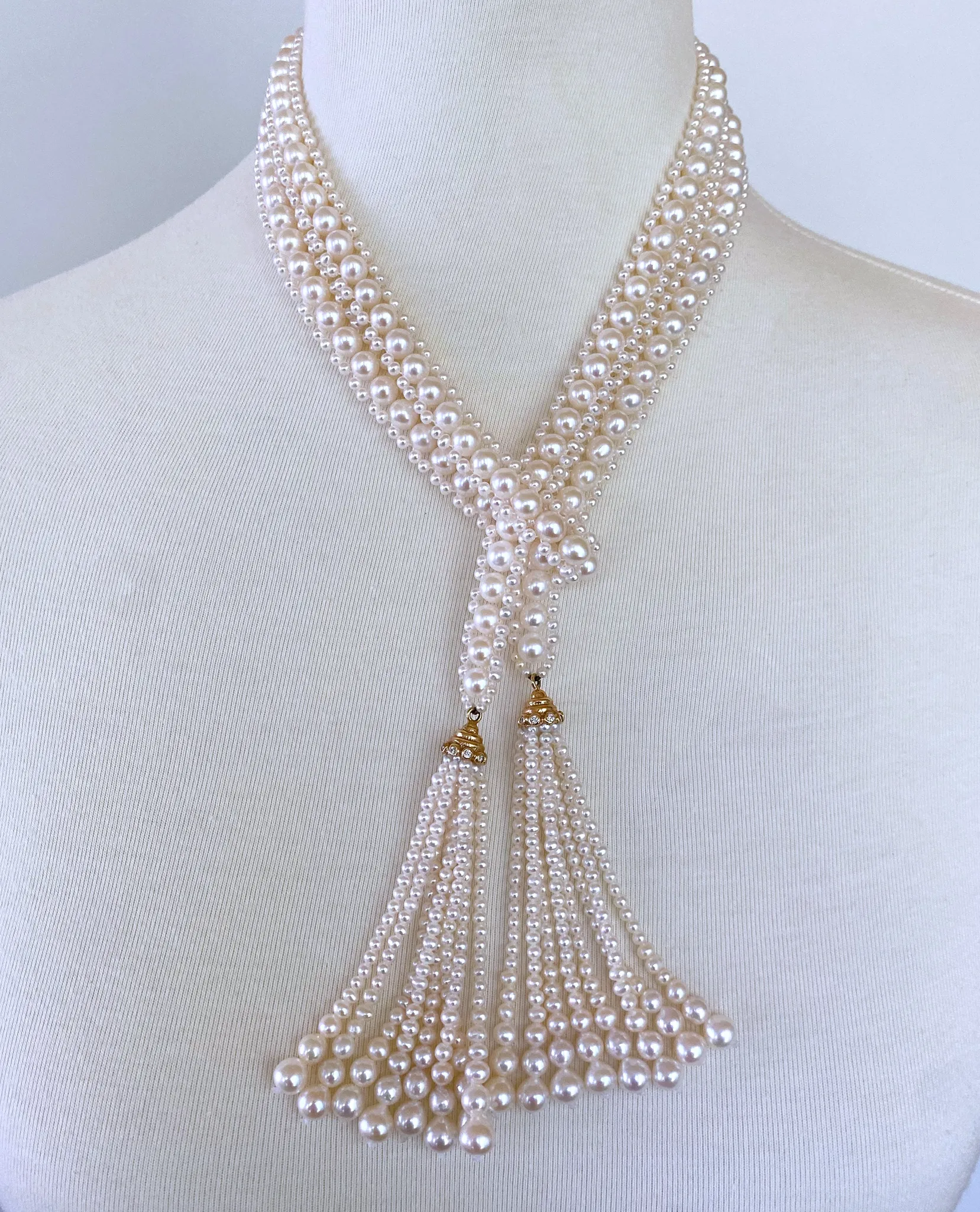 Pearl Sautoir with 14 Karat Gold and Diamond Cup and Pearl Tassels - Image 5