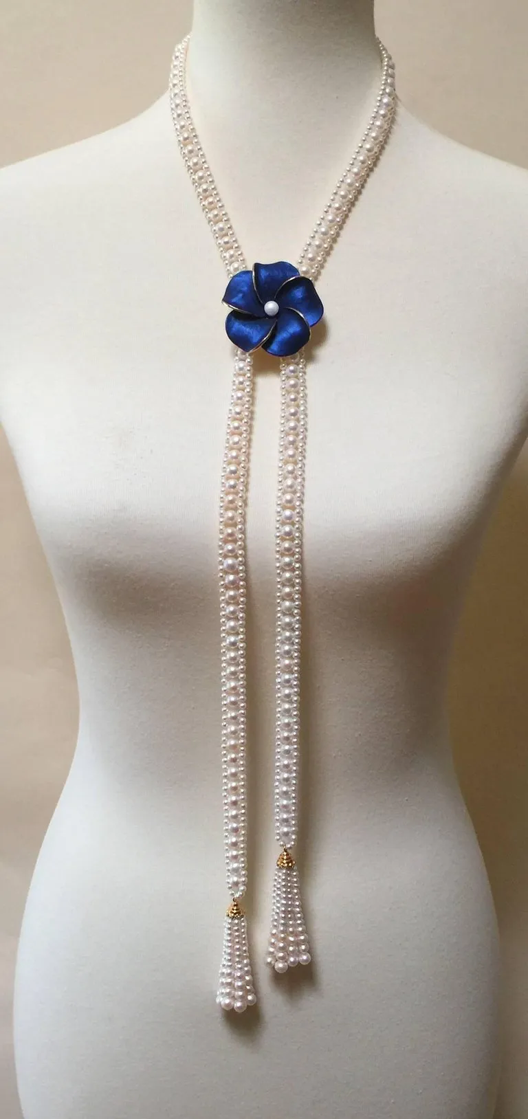 Pearl Sautoir with 14 Karat Gold and Diamond Cup and Pearl Tassels - Image 10