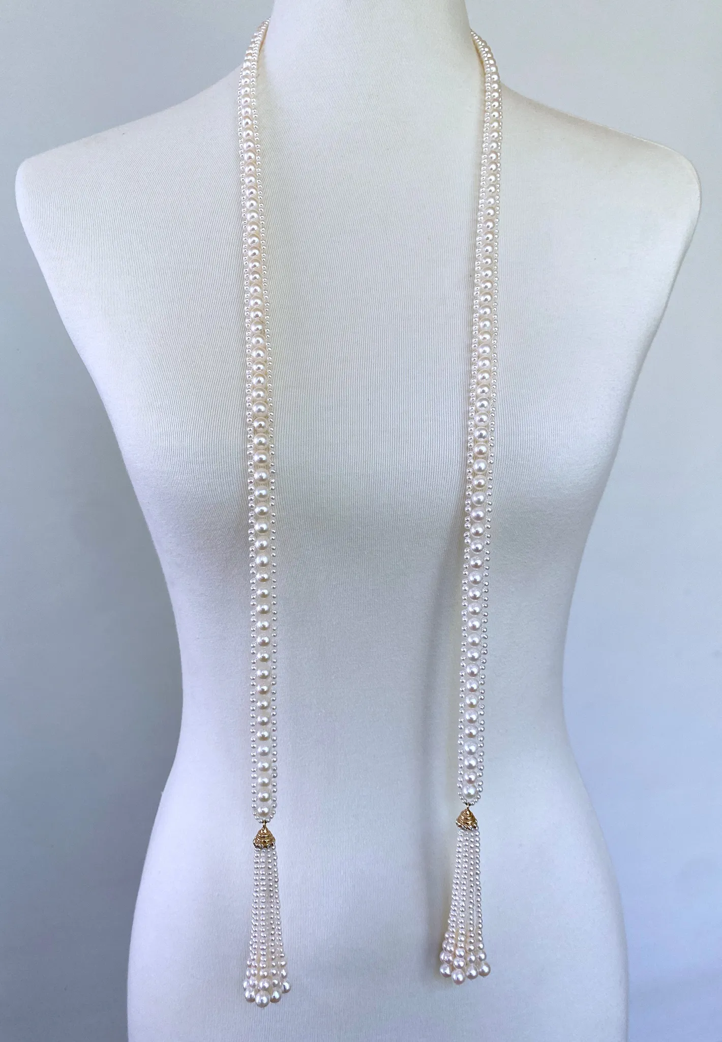 Pearl Sautoir with 14 Karat Gold and Diamond Cup and Pearl Tassels - Image 17