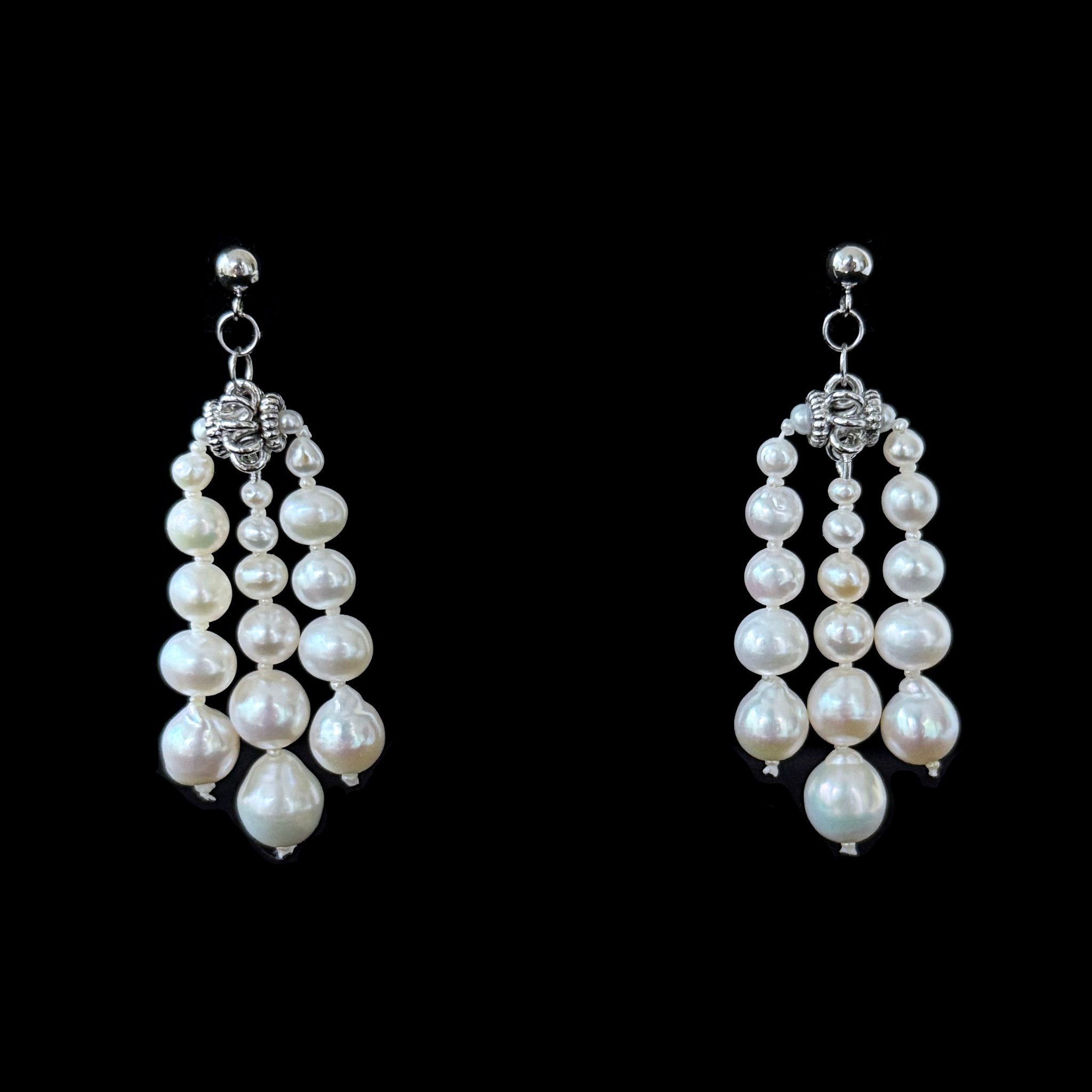 Graduated Pearl Raindrop Dangle Earring - Image 5