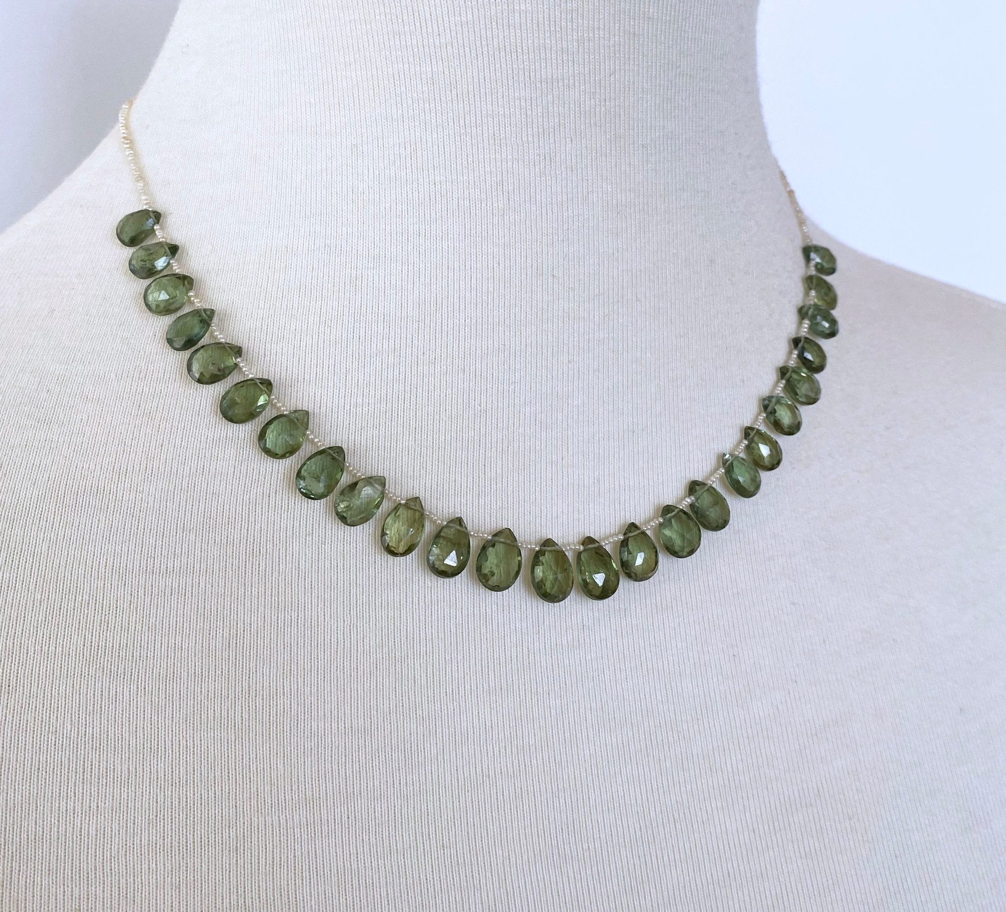 Vintage Seed Pearl Necklace with Peridot and 14k Yellow Gold - Image 4