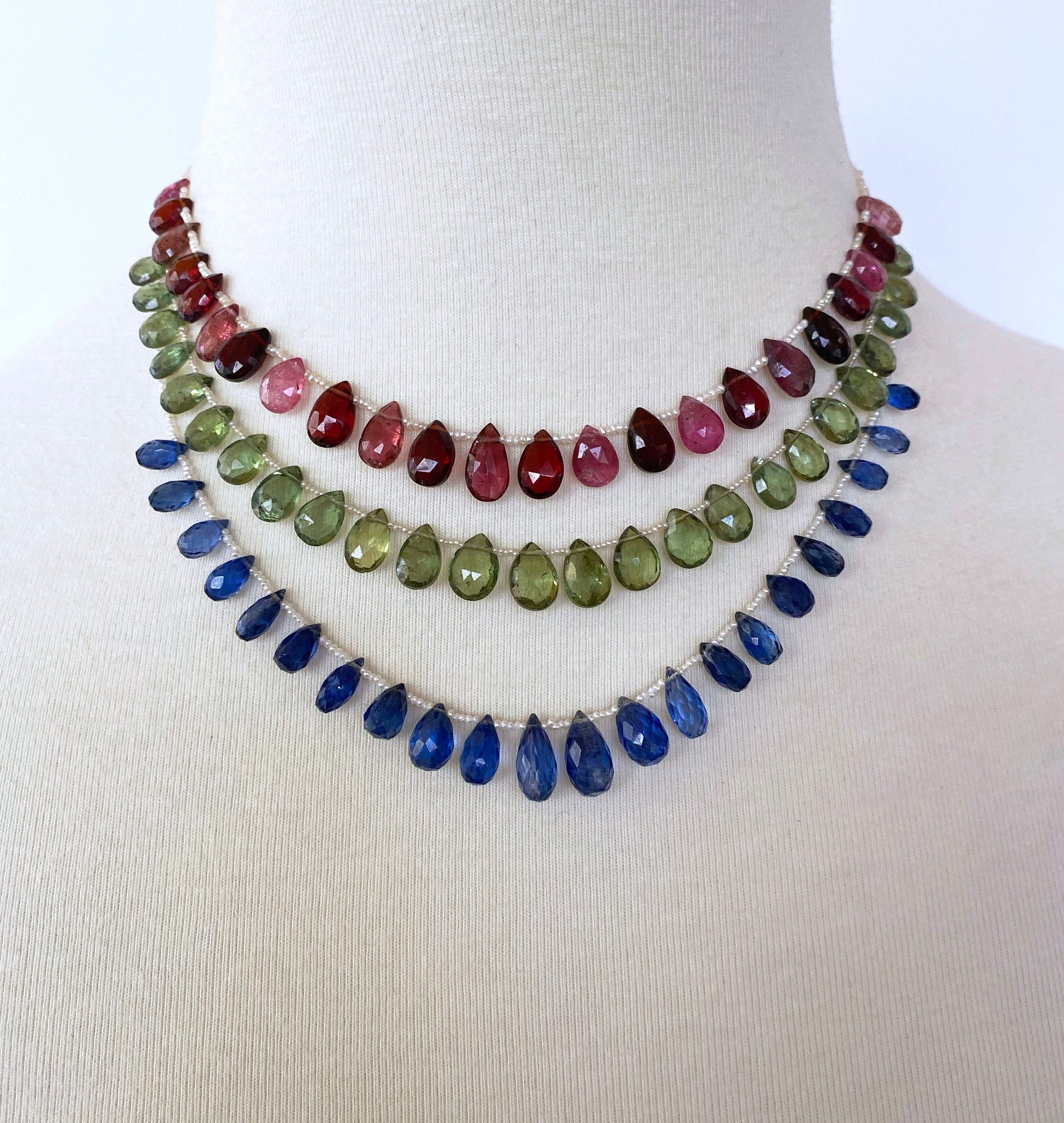 Vintage Seed Pearl Necklace with Peridot and 14k Yellow Gold - Image 8